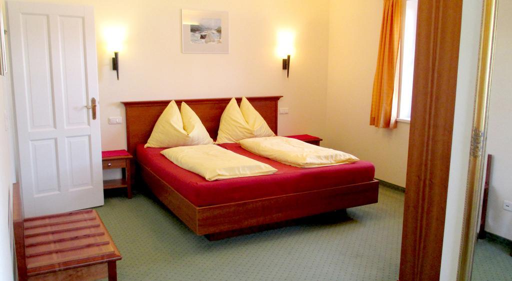 Landhaus Leitner Am Wolfgangsee Sankt Gilgen Room photo